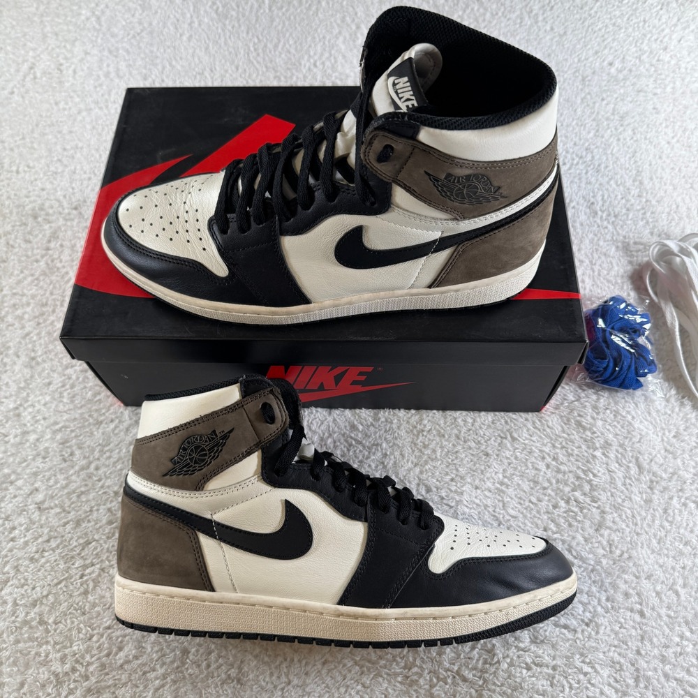 Nike Air Jordan 1 Retro High OG Men Size 10.5 Dark Mocha Black Sail 555088-105
